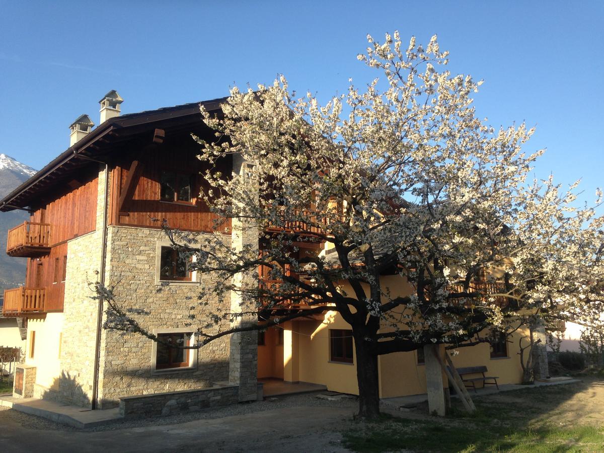 La Vigne De Papagran Aparthotel Aosta Exterior photo